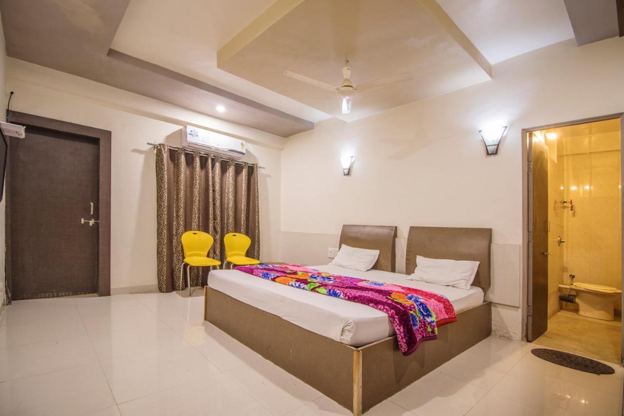 Hotel Yogiraj Palace Shegaon Exterior foto